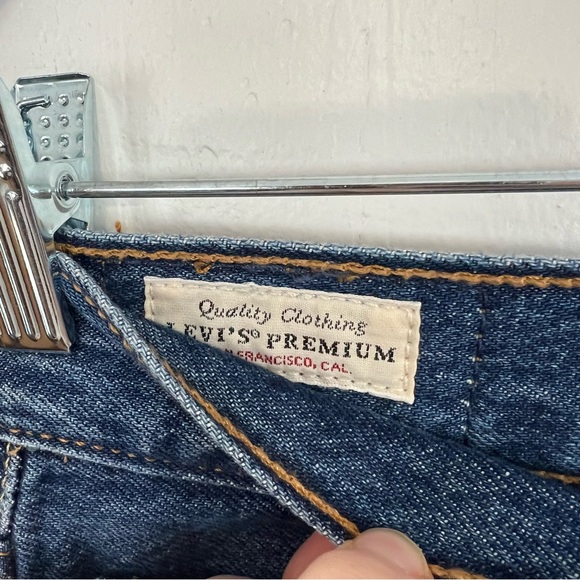 Levi’s 501 S Jeans Size 26 W 28 L Distressed Dark Wash Button Fly 2 - Picture 3 of 5